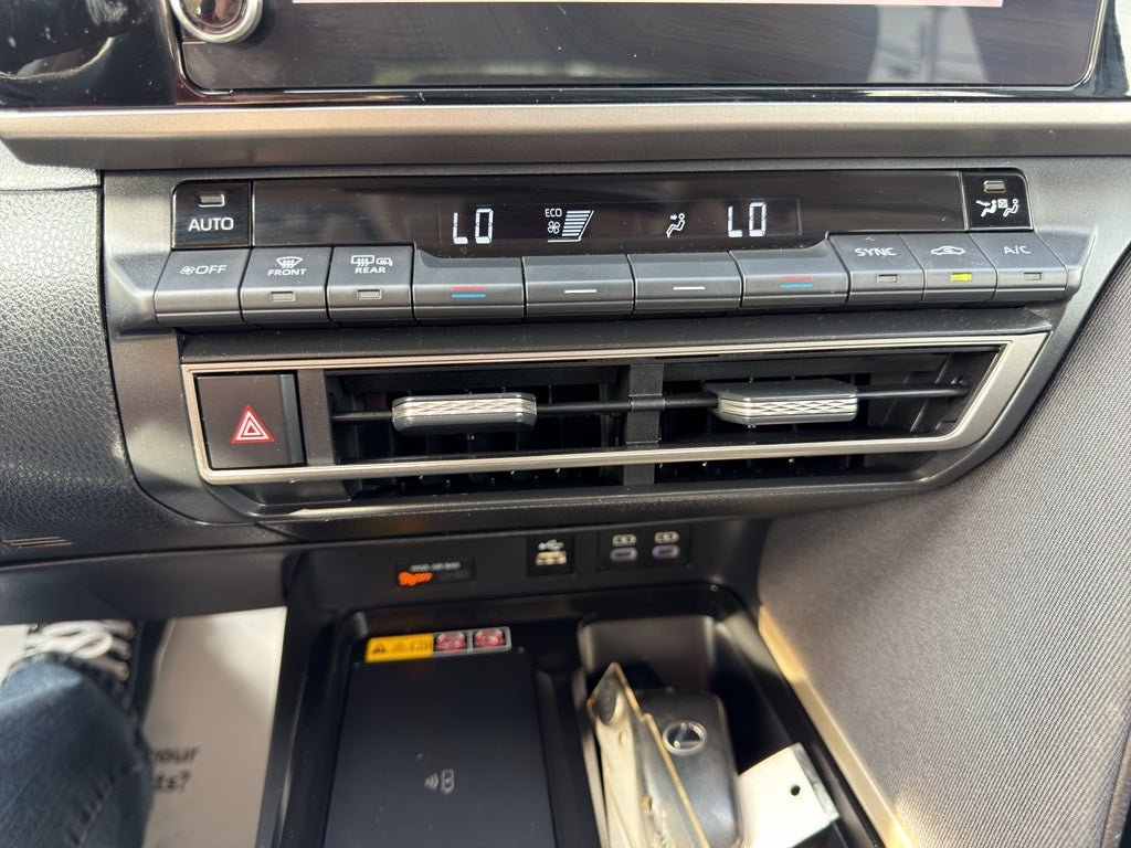 2025 Toyota Camry Hybrid LE