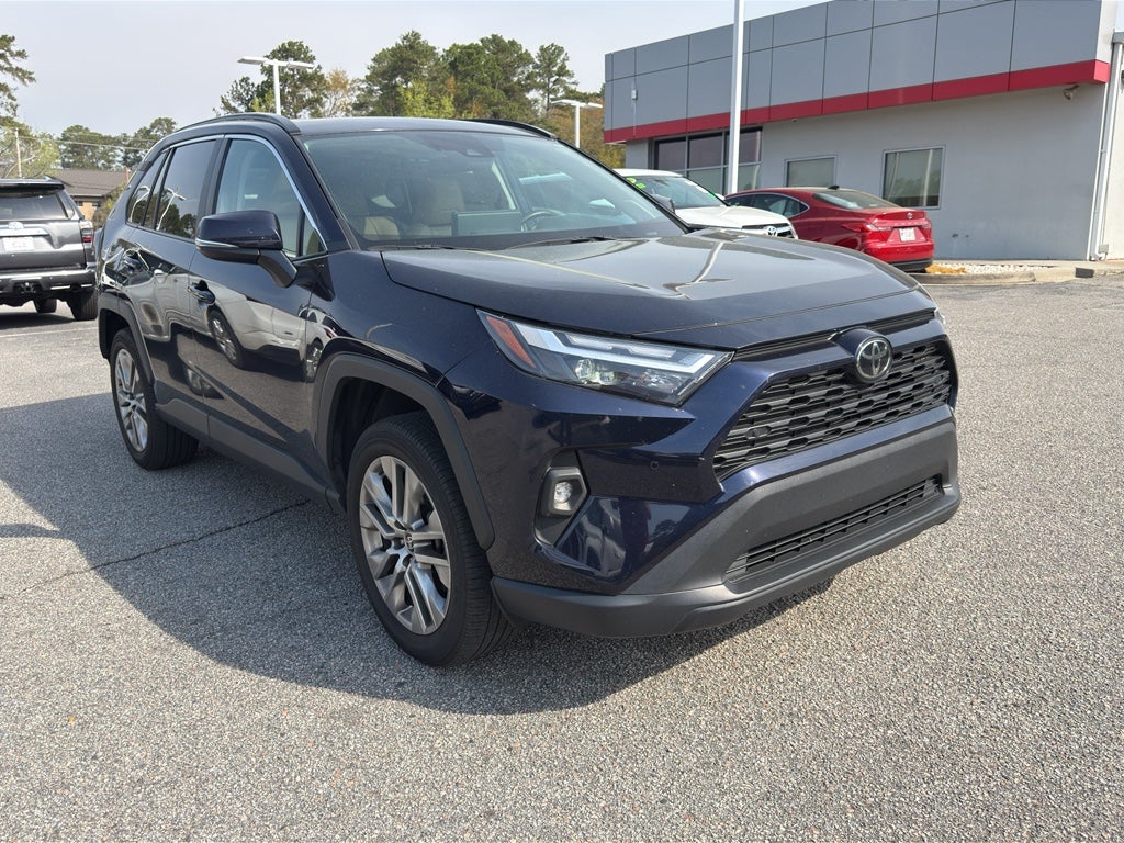 2025 Toyota Camry Hybrid LE