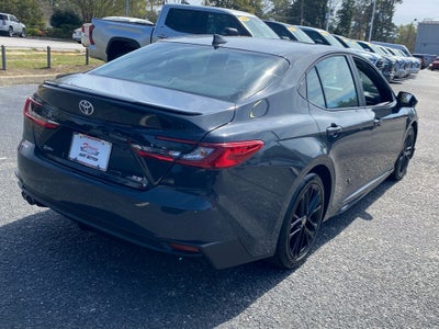 2025 Toyota Camry Hybrid SE