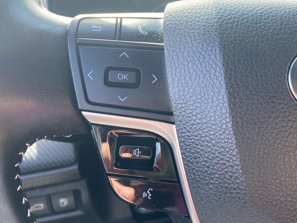 2025 Toyota Camry Hybrid SE