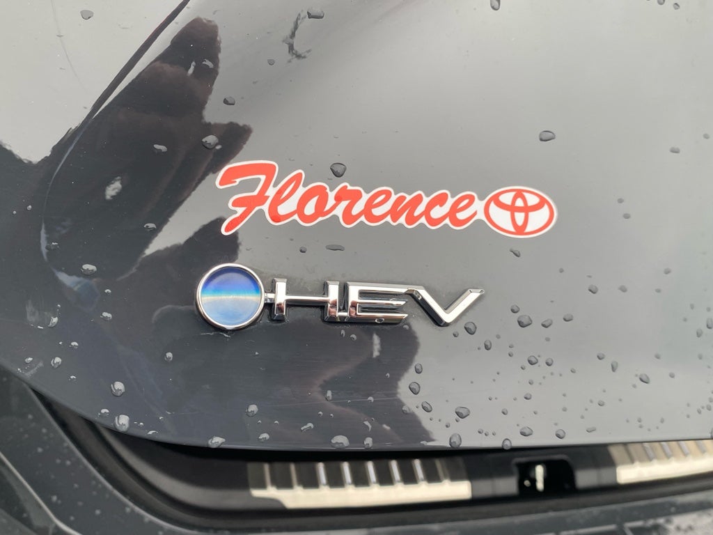 2025 Toyota Camry Hybrid SE