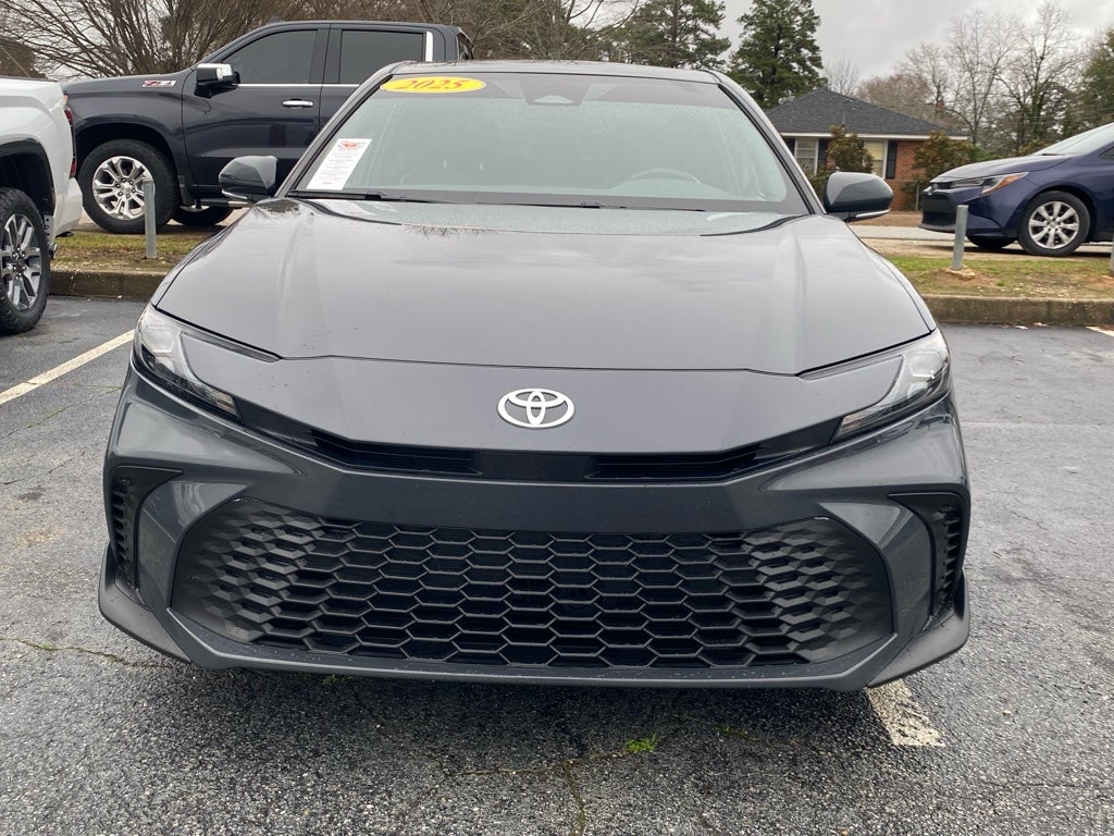 2025 Toyota Camry Hybrid SE