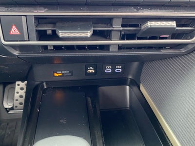 2025 Toyota Camry Hybrid SE