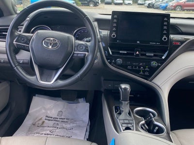 2022 Toyota Camry Hybrid XLE