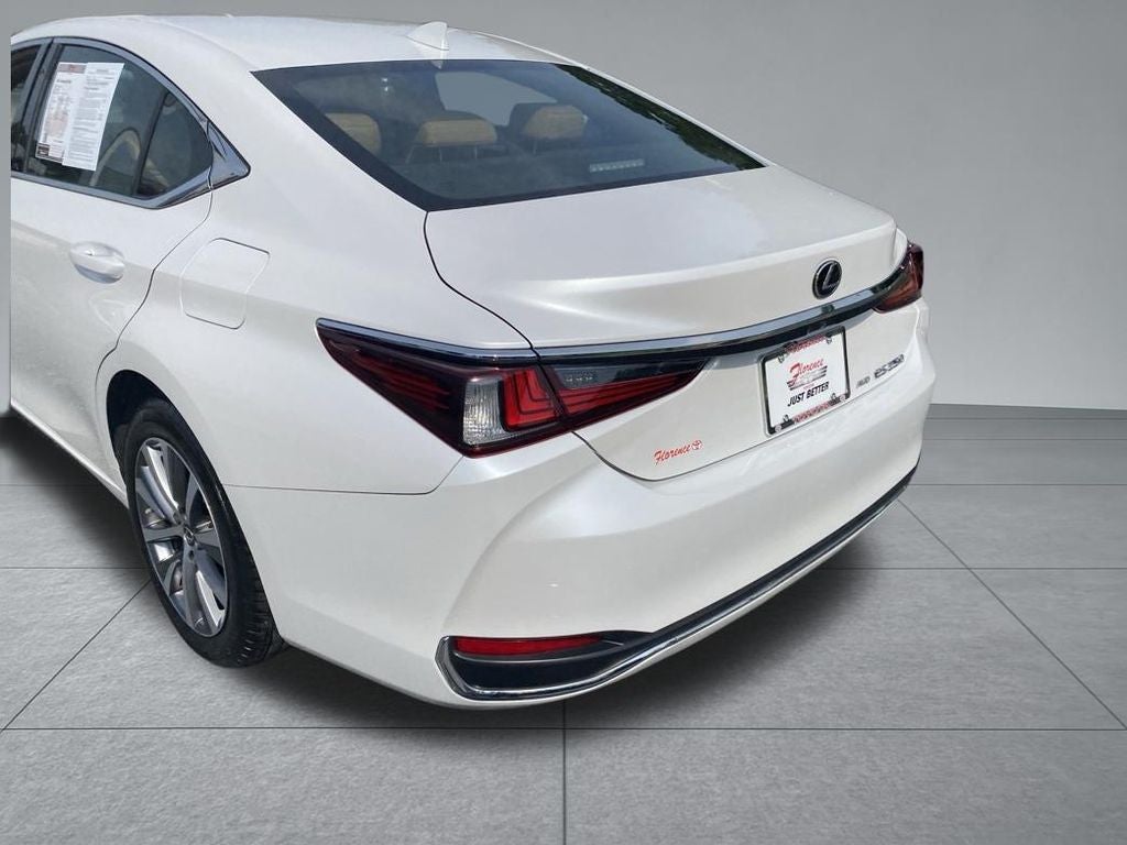 2021 Lexus ES 250