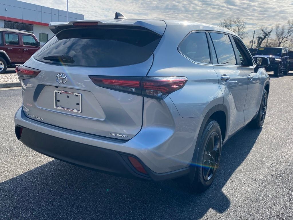 2024 Toyota Highlander LE