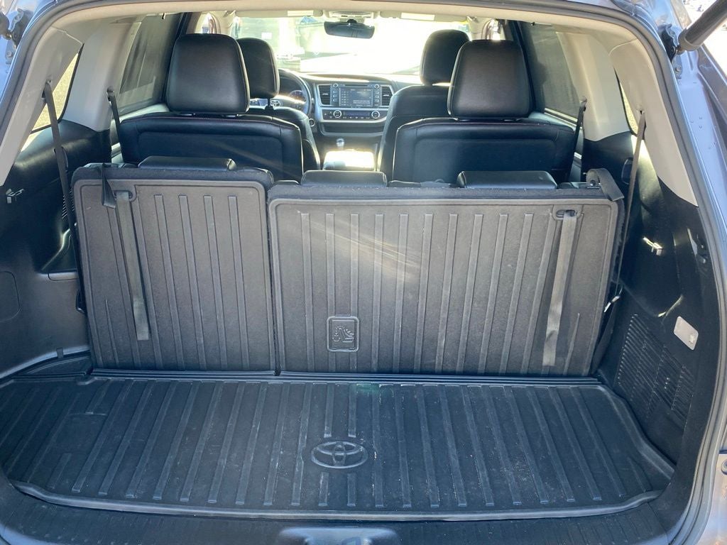 2019 Toyota Highlander SE Nightshade