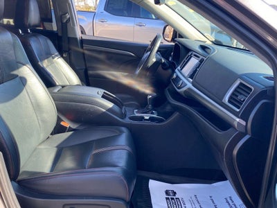 2019 Toyota Highlander SE Nightshade
