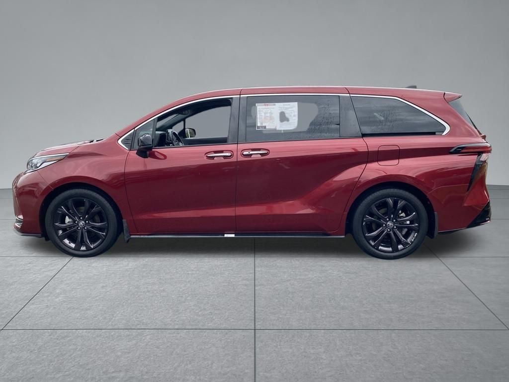 2022 Toyota Sienna XSE 7 Passenger