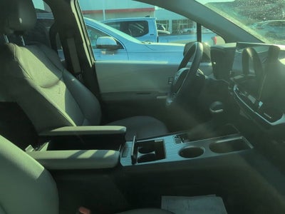 2025 Toyota Sienna XLE