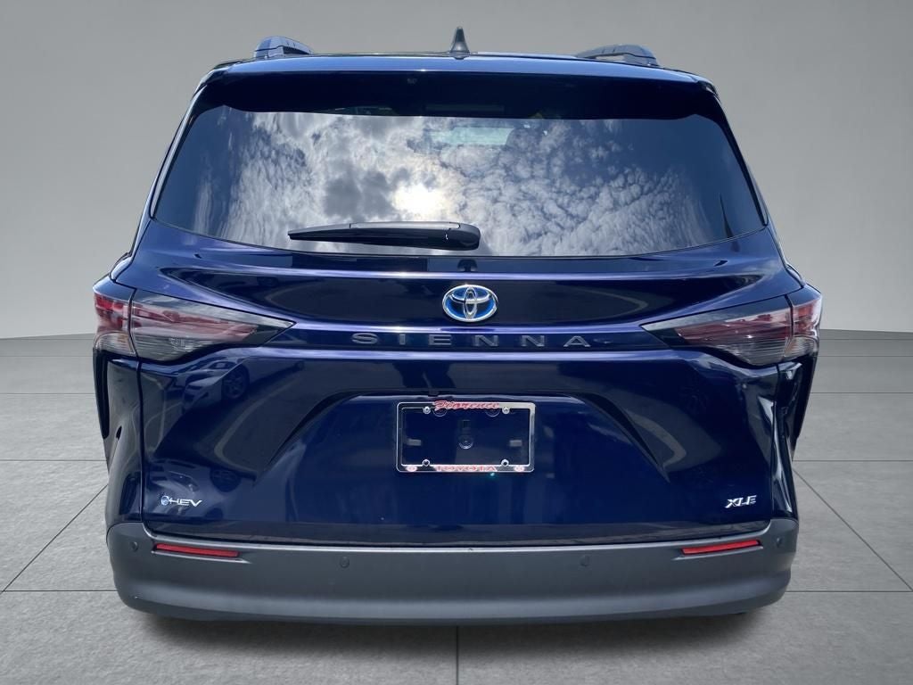 2025 Toyota Sienna XLE 8 Passenger