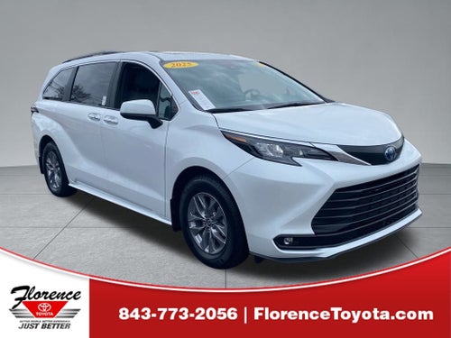 2025 Toyota Sienna XLE 8 Passenger