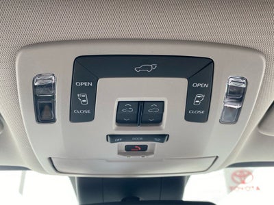 2025 Toyota Sienna XLE 8 Passenger