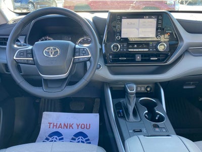 2022 Toyota Highlander LE