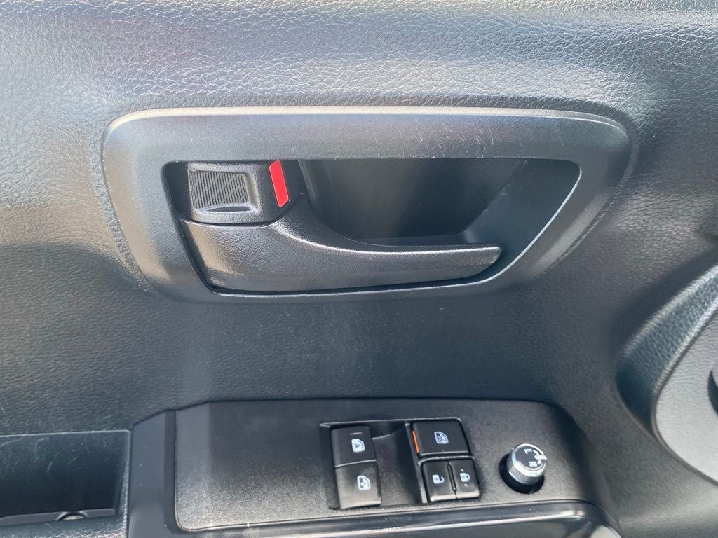 2017 Toyota Tacoma SR