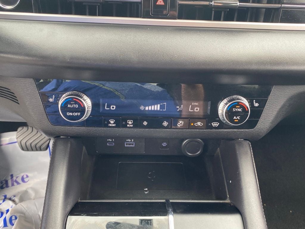 2024 Mitsubishi Outlander SE