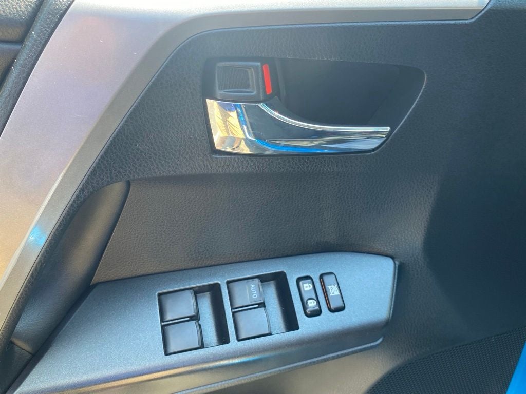 2016 Toyota RAV4 Hybrid XLE