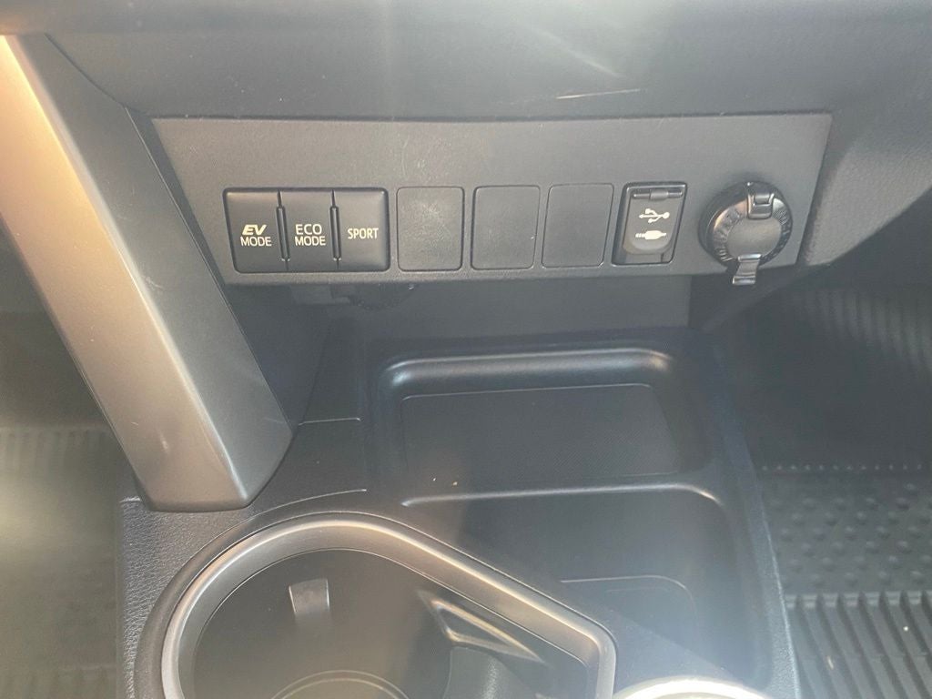 2016 Toyota RAV4 Hybrid XLE