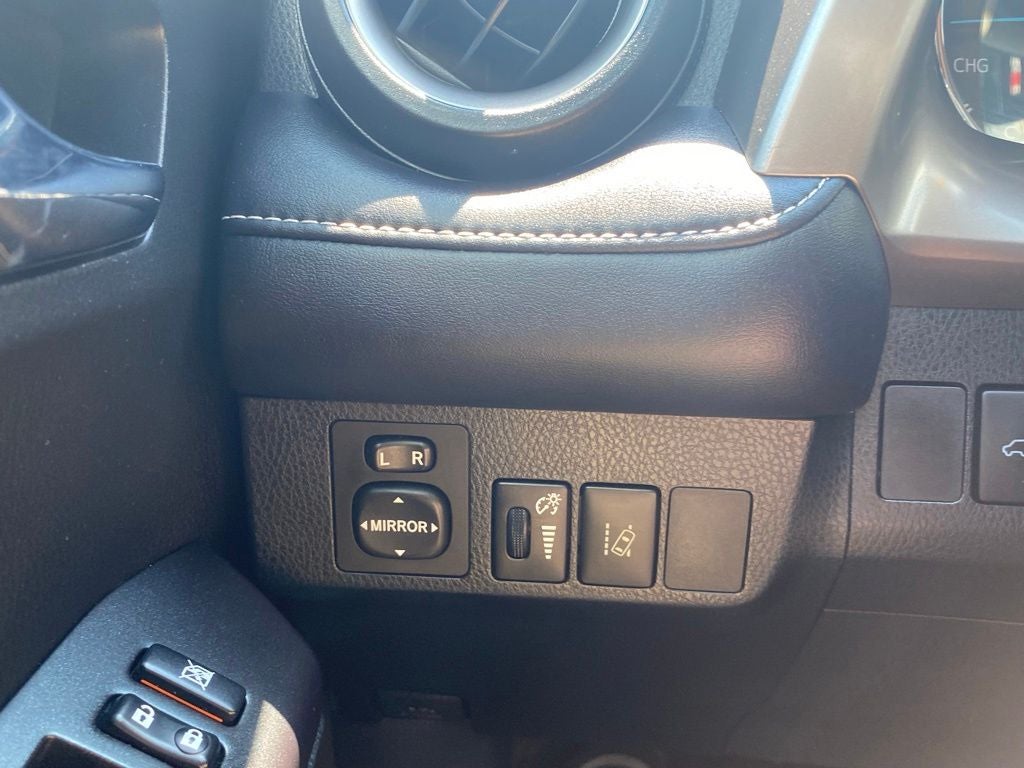 2016 Toyota RAV4 Hybrid XLE