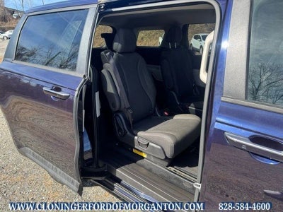 2023 Kia Carnival LX