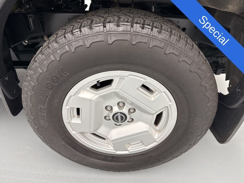 2024 Nissan Frontier SV