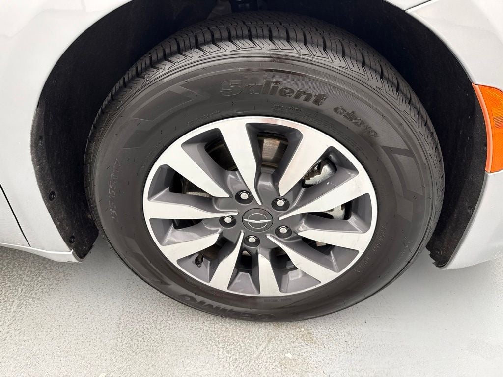 2024 Chrysler Pacifica Hybrid Select