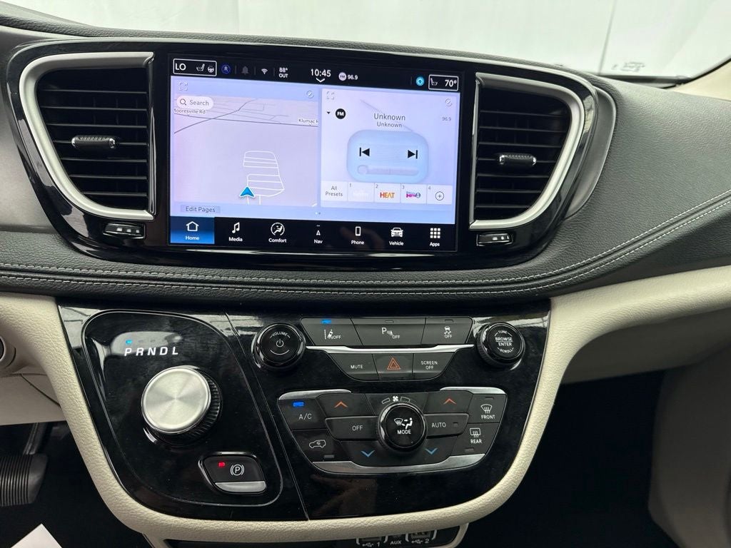 2024 Chrysler Pacifica Hybrid Select