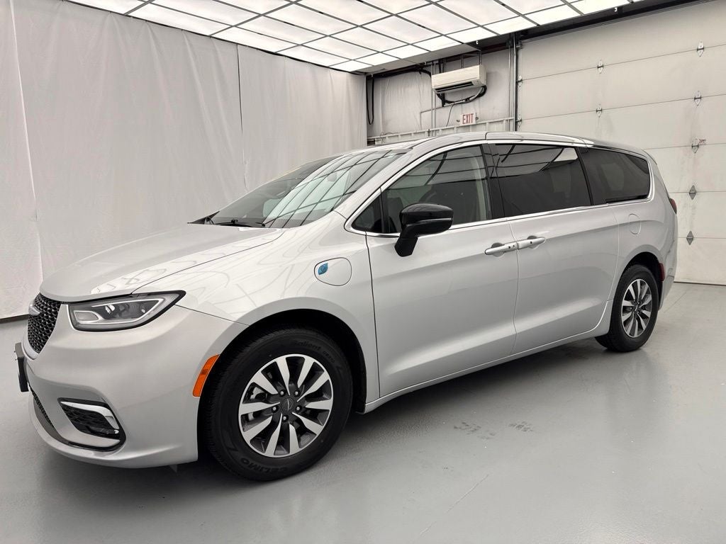 2024 Chrysler Pacifica Hybrid Select