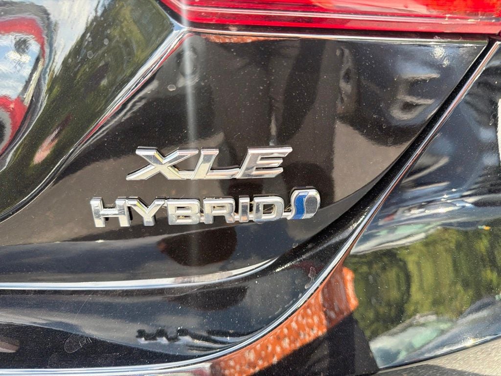 2022 Toyota Camry Hybrid XLE