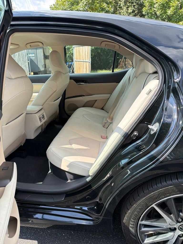 2022 Toyota Camry Hybrid XLE
