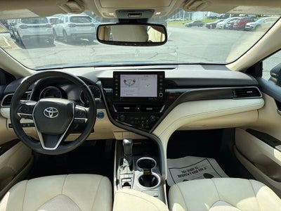 2022 Toyota Camry Hybrid XLE