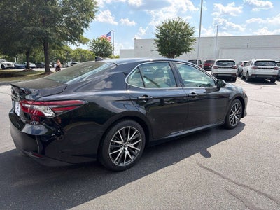 2022 Toyota Camry Hybrid XLE