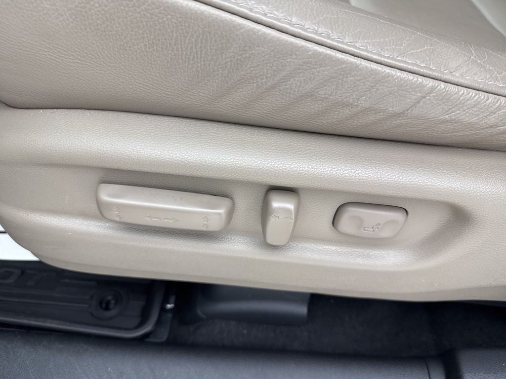 2022 Honda Pilot Touring 8-Passenger