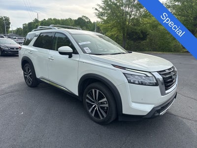 2023 Nissan Pathfinder Platinum
