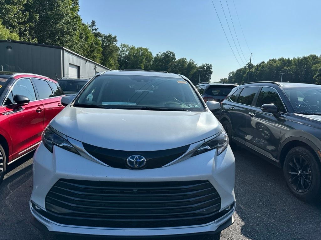 2024 Toyota Sienna Platinum 7 Passenger