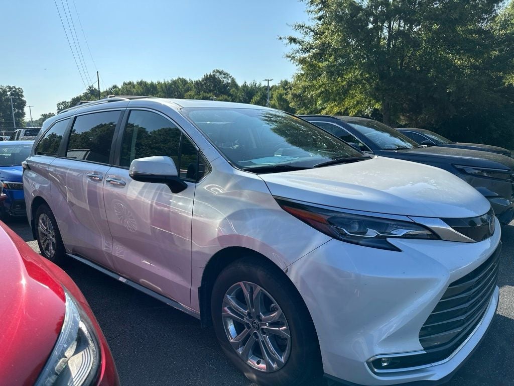 2024 Toyota Sienna Platinum 7 Passenger