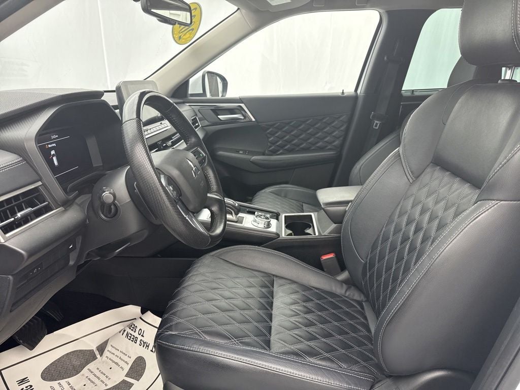 2023 Mitsubishi Outlander SEL