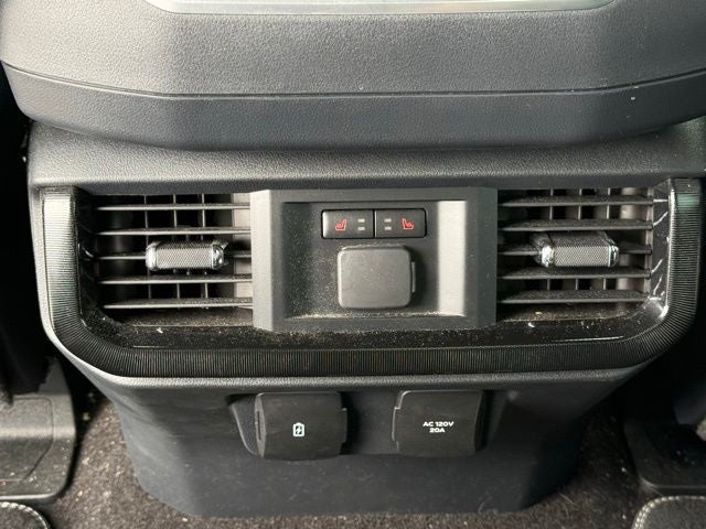 2022 Ford F-150 Lightning Platinum