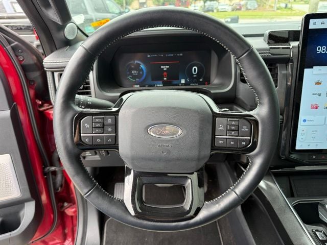 2022 Ford F-150 Lightning Platinum
