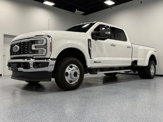 2026 Ford F-350SD Lariat DRW