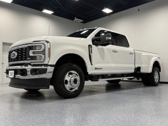 2026 Ford F-350SD Lariat DRW