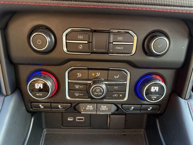 2022 Chevrolet Suburban RST