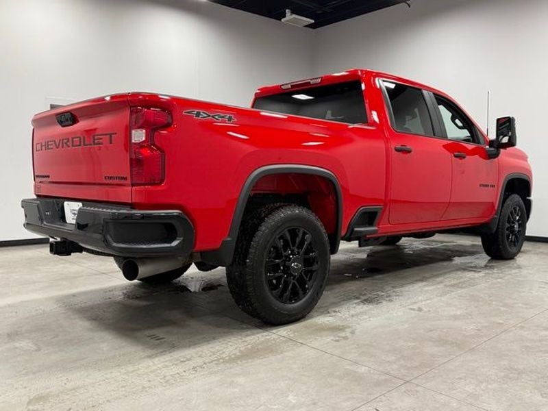 2025 Chevrolet Silverado Custom