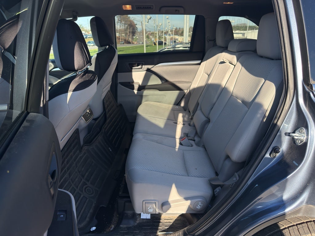 2017 Toyota Highlander LE