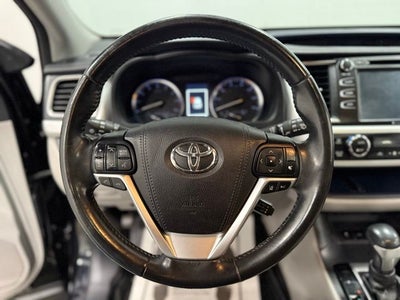 2017 Toyota Highlander SE