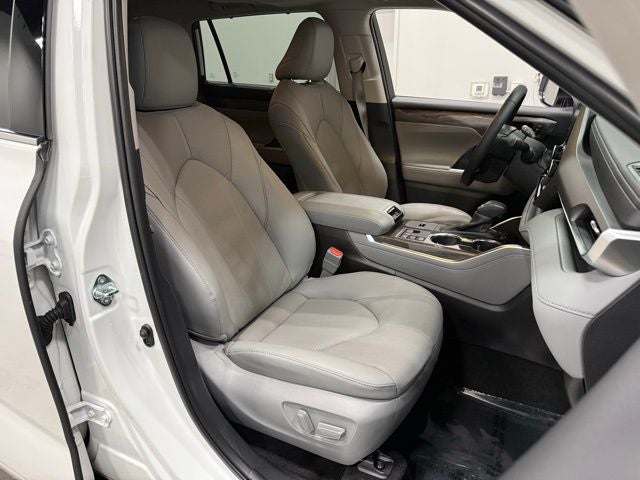 2025 Toyota Highlander Limited