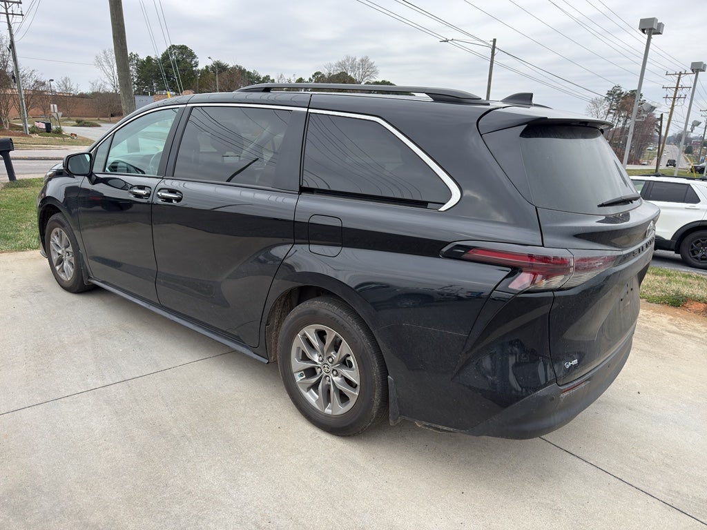 2025 Toyota Sienna XLE