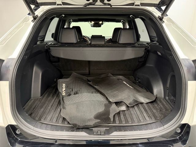 2020 Toyota RAV4 Hybrid XSE