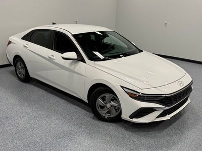 2024 Hyundai Elantra SE