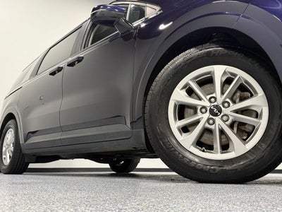 2023 Kia Carnival LX